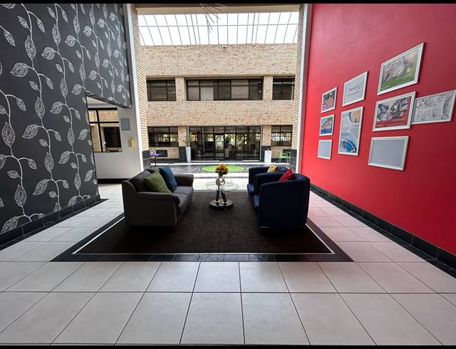 1,932M² OFFICE FOR SALE IN WOODMEAD